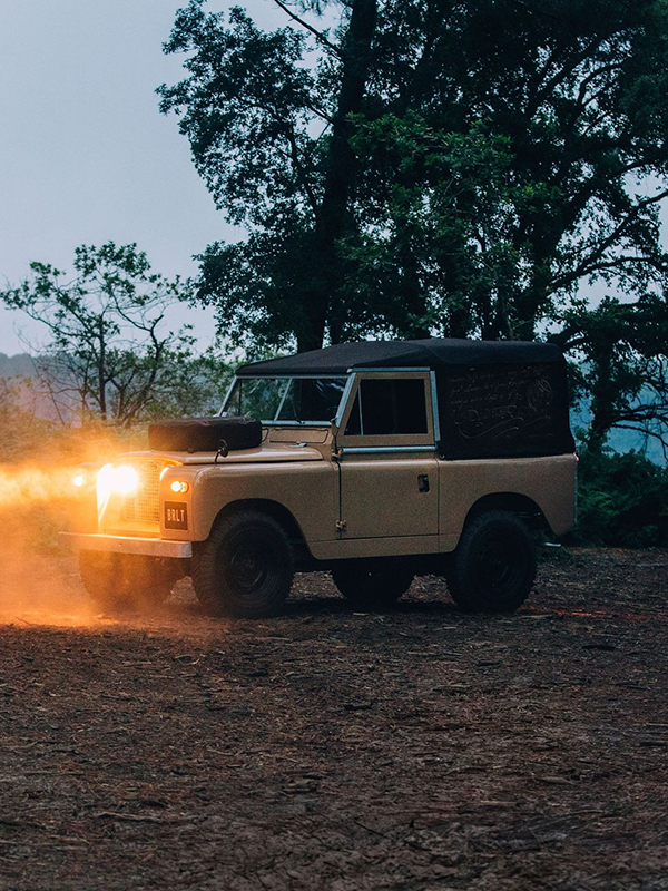 علامة بيرلوتي تضع بصمتها الخاصة على سيارة لاند روفر